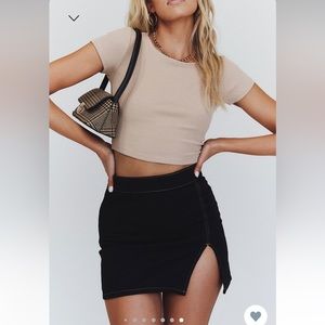 Princess Polly Classic Cropped Tee in Beige